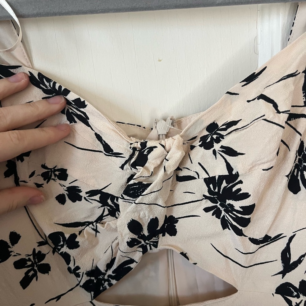 ASTR The Label Cream Puff Sleeve Floral Dress - Picture 4 of 4